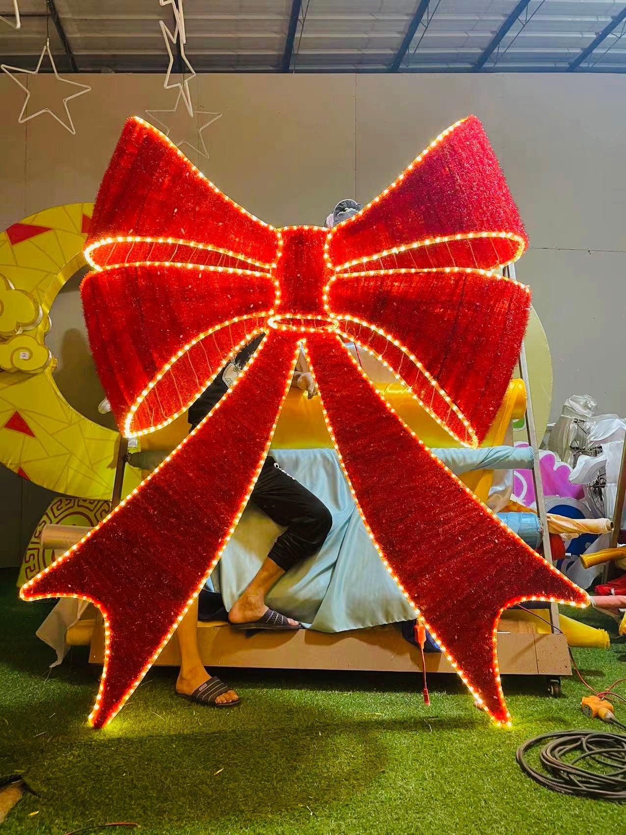 Amazing giant lighting Christmas bow for outdoor