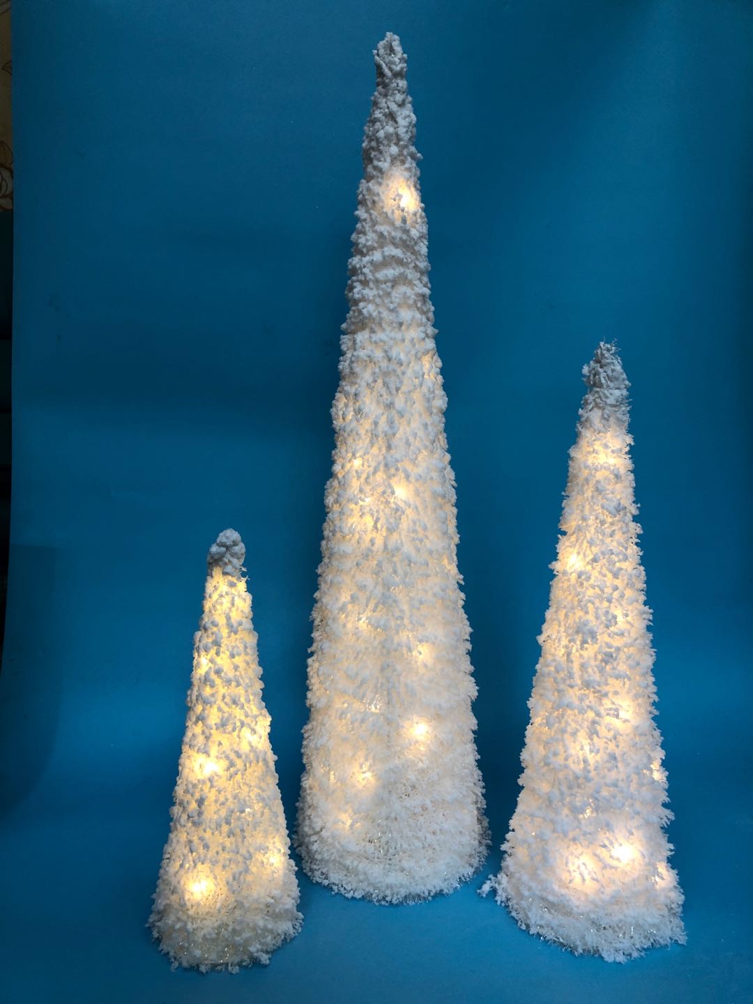 Snowy lighting Christmas tree set for indoor